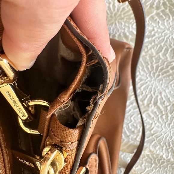 Used Michael Kors Medium Kellen in Saffiano Leather - Picture 11 of 15